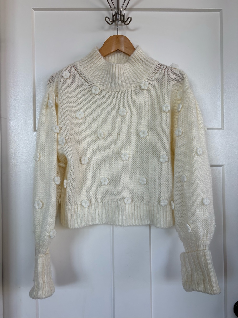Farm Rio Cream Handmade Flowers TurtleNeck Sweater w/ Appliqué Puff Sleeves S:M - Picture 3 of 12